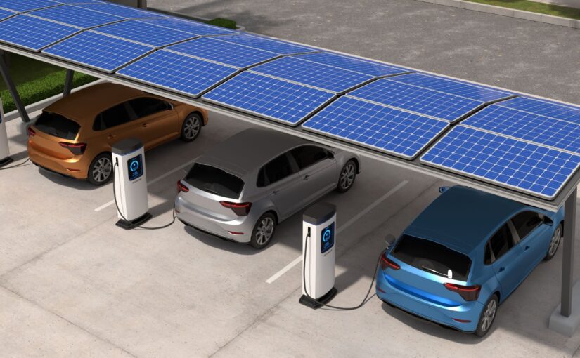 Güneş panelleri ve elektrikli araç şarj istasyonu